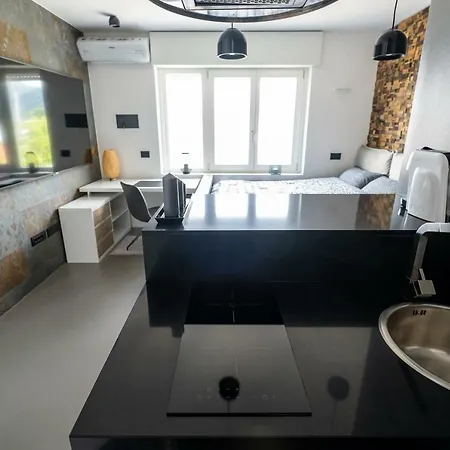 Monolocale Design דירה נובה גוריקה