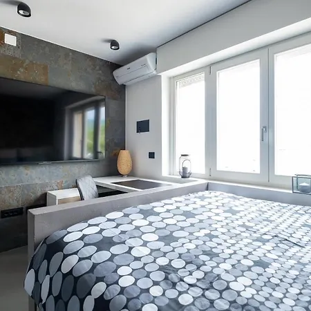Monolocale Design Apartment Nova Gorica